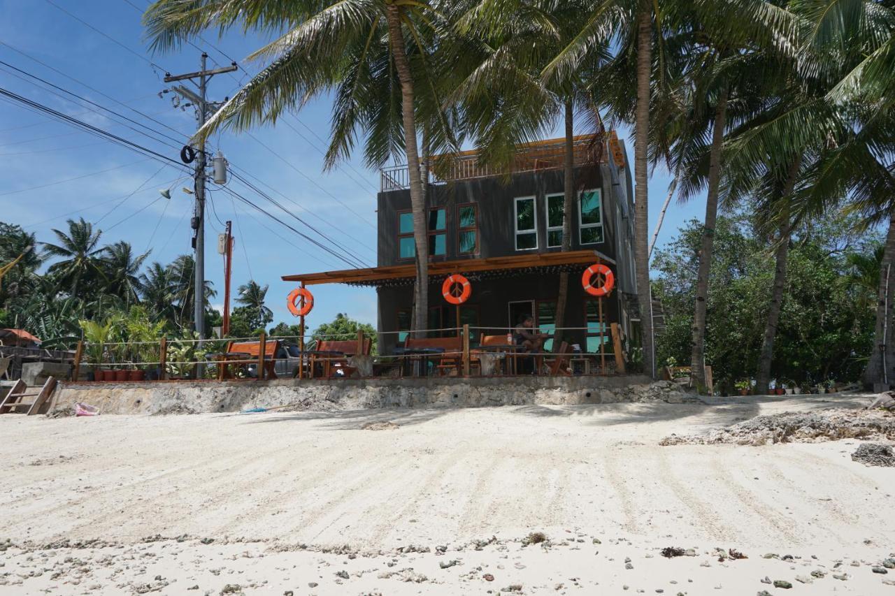 L Cafe Restobar & Lyn'S Guest House San Juan  Exterior foto